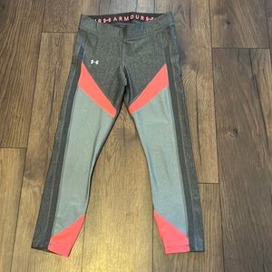 Under Armour heat gear cropped compression legging gray and pink medium